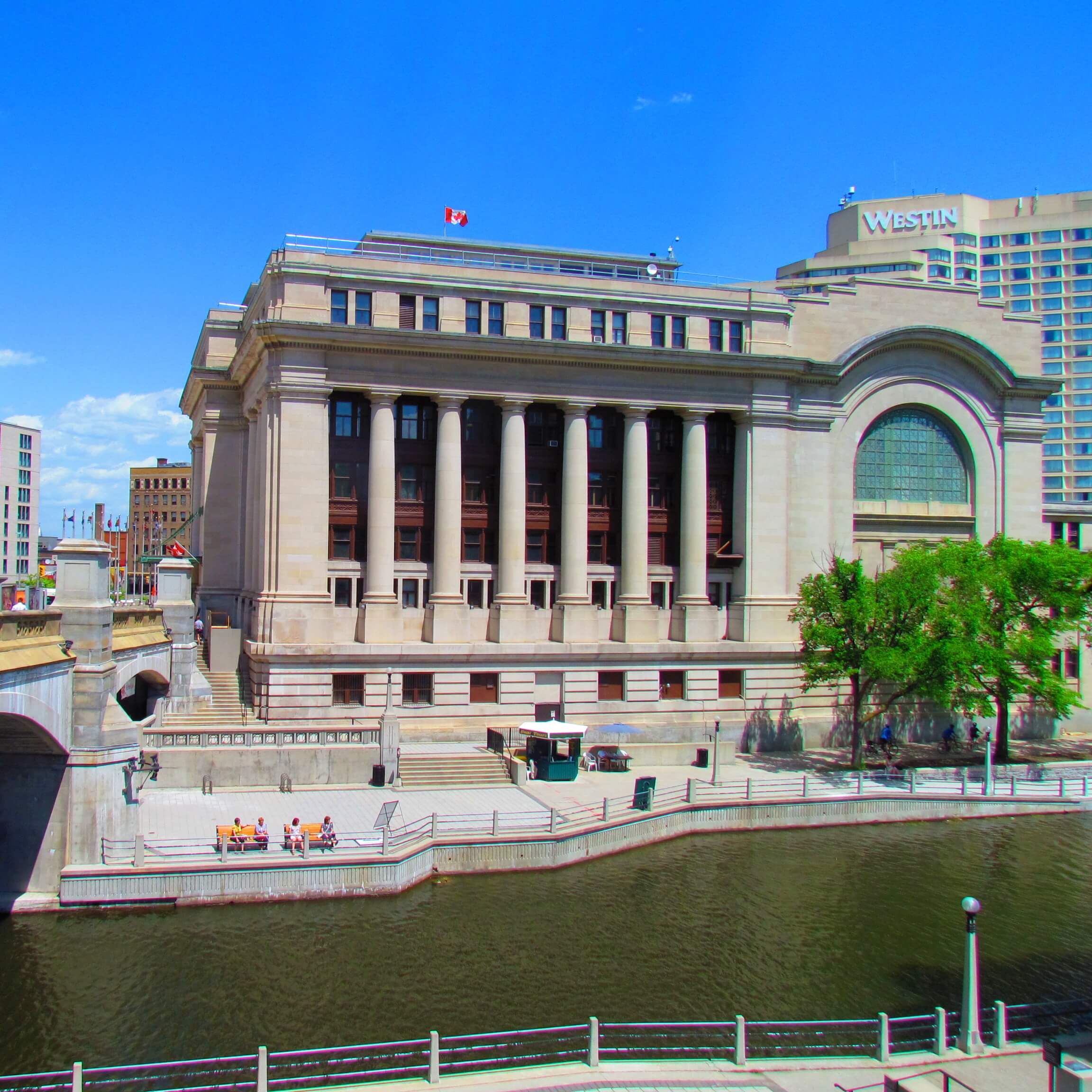 Public building in Canada with DALI to BACnet gateway deployment